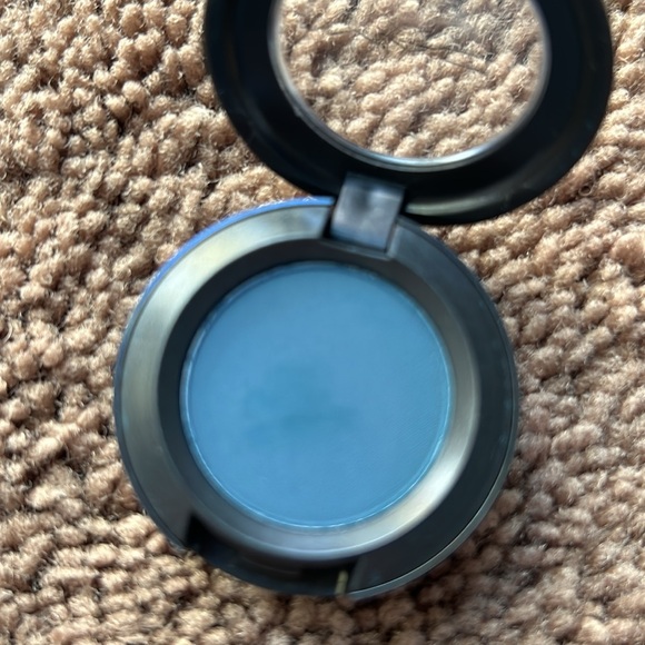 MAC eyeshadow - Picture 4 of 4